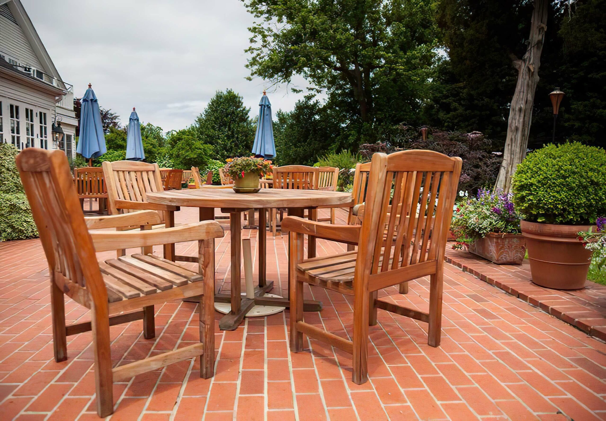 Pflege für Gartenmöbel aus Holz